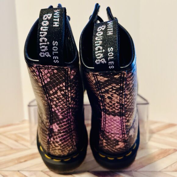 Dr Martens 1460 Snake Embossed Leather Purple Black Women 5 Boots Viper Croc - Picture 4 of 9